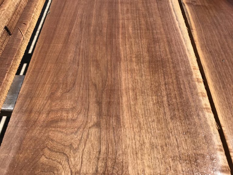 4/4 Wide Walnut set 23118 64.5 bdft 910'+ long Irion Lumber Company